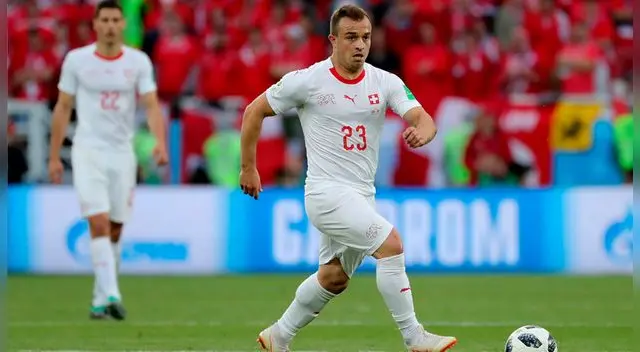 Shaqiri efectuó un potente disparo que hizo retumbar el travesaño de Serbia. Foto: EFE Shaqiri efectuó un potente disparo que hizo retumbar el travesaño de Serbia. Foto: EFE