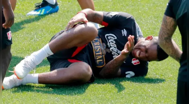 Jefferson Farfán se quedará internado en una clínica de Moscú. Foto: EFE