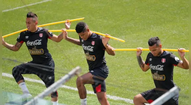 La selección peruana se viene poniendo a punto con miras al duelo ante Australia.