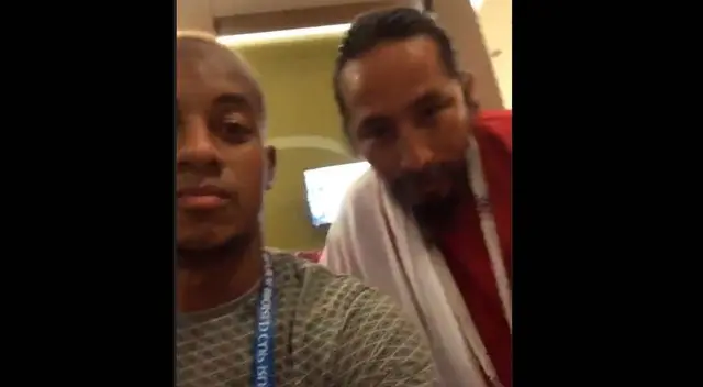 André Carrillo y el hincha israelita previo al Perú vs. Australia. André Carrillo y el hincha israelita previo al Perú vs. Australia.