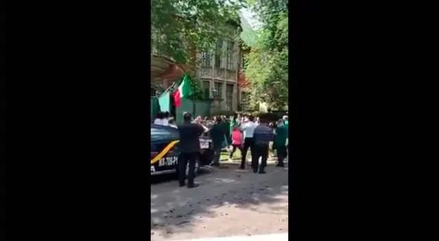 Embajada de Corea del Sur en México fue visitada por hinchas tras empate frente a Alemania | Video Embajada de Corea del Sur en México fue visitada por hinchas tras empate frente a Alemania | Video