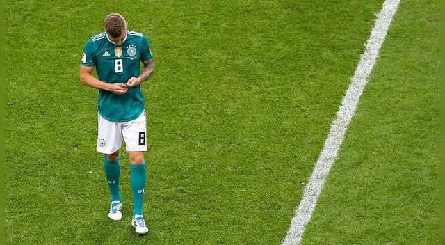 Toni Kroos se lamenta la eliminación de Alemania en el Mundial Rusia 2018. Toni Kroos se lamenta la eliminación de Alemania en el Mundial Rusia 2018.