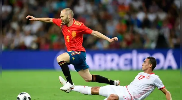 El volante de la Selección Española habló del pesimismo que existe entorno a 'la roja' y del duelo por los octavos de final que sostendrán frente a Rusia.