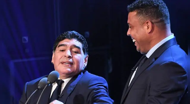 Diego Armando Maradona baña en elogios al brasileño Ronaldo.