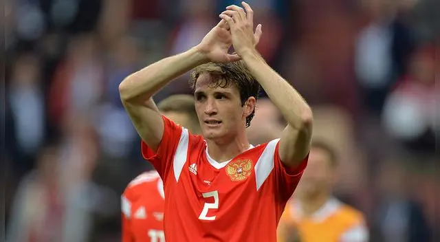 Mario Fernandes celebra un triunfo de Rusia. Mario Fernandes celebra un triunfo de Rusia.