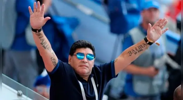 Diego Maradona estuvo acompañado de su pareja. 