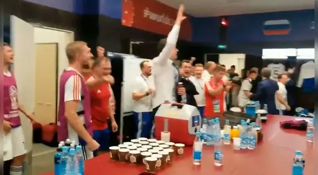 Jugadores de Rusia celebraron su clasificación a cuartos de final | Video
