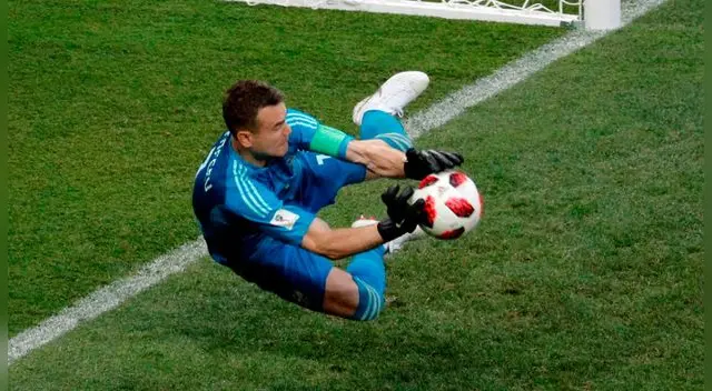 Igor Akinfeev confesó no haber entrenado lanzamientos de penales previo al choque frente a España Igor Akinfeev confesó no haber entrenado lanzamientos de penales previo al choque frente a España