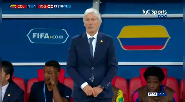 El sufrimiento de Pékerman en la definición por penales de la selección colombiana. El sufrimiento de Pékerman en la definición por penales de la selección colombiana.