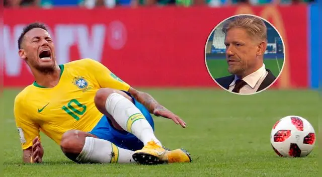 Neymar recibió duras críticas de Peter Schmeichel. Neymar recibió duras críticas de Peter Schmeichel.