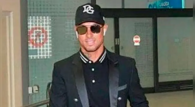 En el aeropuerto de Turín se vivió un momento anecdótico luego de que los hinchas de Juventus pensaron que Cristiano Ronaldo había llegado. En el aeropuerto de Turín se vivió un momento anecdótico luego de que los hinchas de Juventus pensaron que Cristiano Ronaldo había llegado.