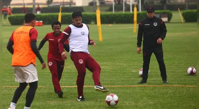 Nicolás Córdova durante un entrenamiento de Universitario. Nicolás Córdova durante un entrenamiento de Universitario.
