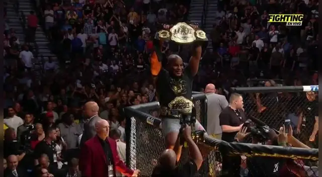 Daniel Cormier se consagró doble campeón en UFC tras noquear a Stipe Miocic. Foto: UFC.com Daniel Cormier se consagró doble campeón en UFC tras noquear a Stipe Miocic. Foto: UFC.com