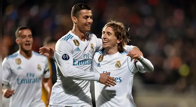 Cristiano Ronaldo y Luka Modric celebran un gol del Real Madrid. Cristiano Ronaldo y Luka Modric celebran un gol del Real Madrid.