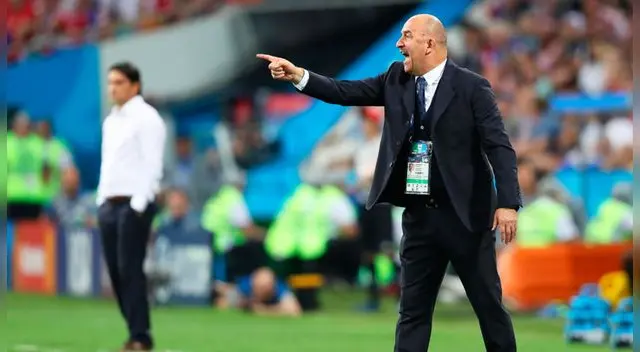 El estratega ruso se mostró orgullo de sus jugadores pese a caer en la tanda de penales.