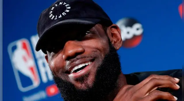 Los Angeles Lakers confirman el fichaje de LeBron James.