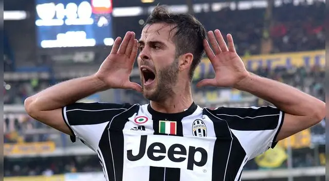 Miralem Pjanić es pieza fundamental en el esquema táctico de Allegri. Miralem Pjanić es pieza fundamental en el esquema táctico de Allegri.
