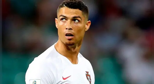 Cristiano Ronaldo firmó por 4 temporadas con la Juventus de Turín. Cristiano Ronaldo firmó por 4 temporadas con la Juventus de Turín.