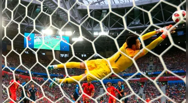 Hugo Lloris impidió el primero con una felina atajada. Hugo Lloris impidió el primero con una felina atajada.