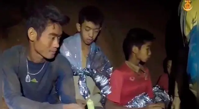 Tailandia rescate: Salvan a todos niños futbolistas invitados a la final de Rusia atrapados en cueva en Tailandia [Video]