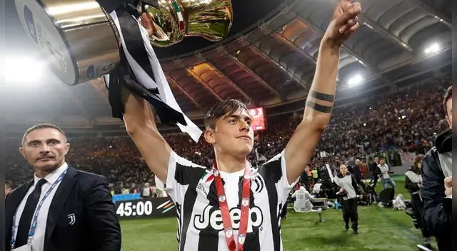 Paulo Dybala le da la bienvenida a Cristiano Ronaldo a la Juventus. Foto: EFE Paulo Dybala le da la bienvenida a Cristiano Ronaldo a la Juventus. Foto: EFE