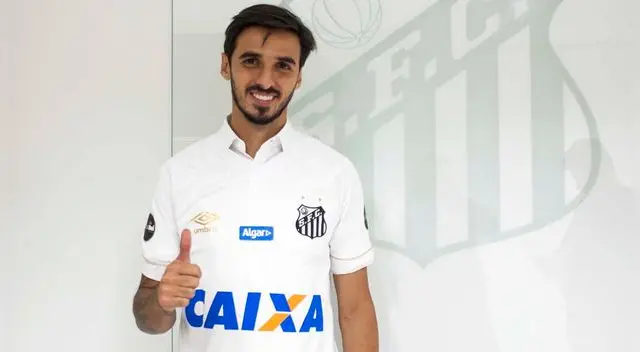 Bryan Ruiz presentado como flamante fichaje del Santos FC. Bryan Ruiz presentado como flamante fichaje del Santos FC.