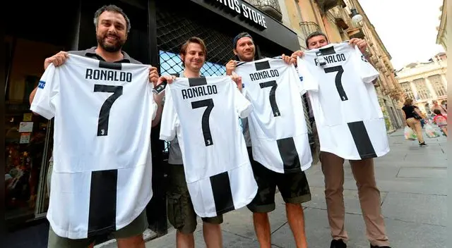 Cristiano Ronaldo será presentado a lo grande en Turín. Foto: Reuters Cristiano Ronaldo será presentado a lo grande en Turín. Foto: Reuters