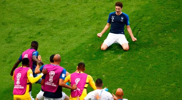 Lateral francés está a un paso de salir campeón con Francia a sus 22 años. Lateral francés está a un paso de salir campeón con Francia a sus 22 años.