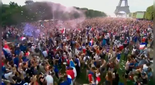 Francia vs. Croacia: Franceses colman la Torre Eiffel para celebrar el título del Mundial de Rusia 2018 [VIDEO]