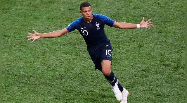 Con apenas 19 años, Mbappé tuvo una brillante actuación en Rusia 2018, en donde consiguió 4 goles