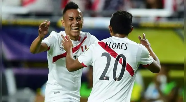 Edison Flores desde mediados del 2016, juega en el Aalborg B. K de Dinamarca. 