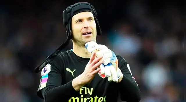 Petr Cech podría pegar la vuelta al Chelsea tras dos temporadas en Arsenal. Foto: EFE