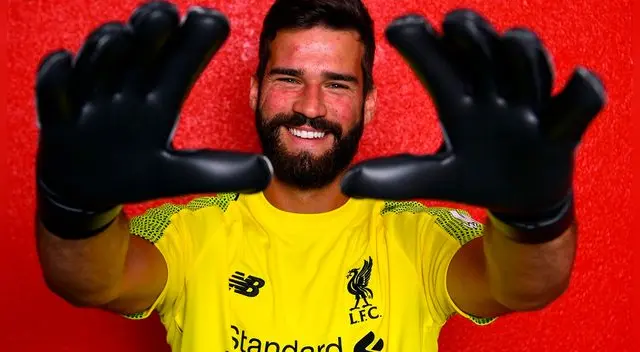 Liverpool oficializó la contratación del arquero brasileño Alisson Becker proveniente de la Roma [VIDEO]