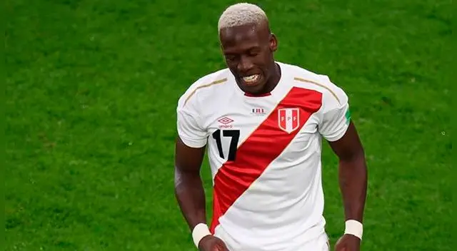 Luis Advíncula se lamenta de una acción en el Mundial Rusia 2018. Luis Advíncula se lamenta de una acción en el Mundial Rusia 2018.