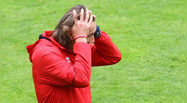 Ricardo Gareca, durante un entrenamiento de la Selección Peruana.