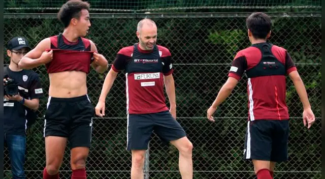 El ex Barcelona debutaría este domingo 22 por la liga de Japón con su nuevo equipo, el Vissel Kobe.