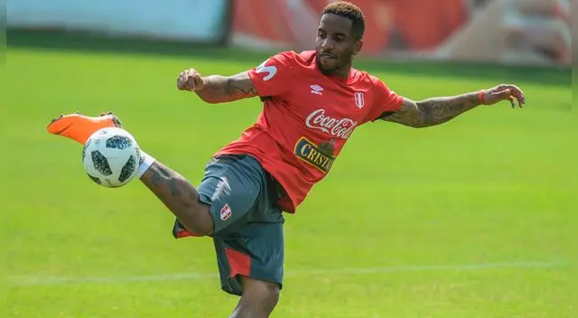 Jefferson Farfán dejó mensaje alentador en su primer día de entrenamiento con Lokomotiv de Moscú Jefferson Farfán dejó mensaje alentador en su primer día de entrenamiento con Lokomotiv de Moscú