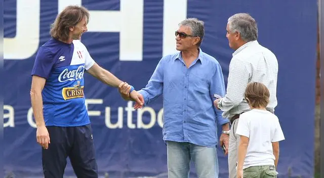 Ricardo Gareca y Juan Carlos Oblitas durante un entrenamiento de la Selección Peruana. Ricardo Gareca y Juan Carlos Oblitas durante un entrenamiento de la Selección Peruana.
