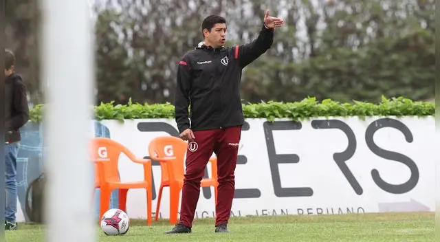 Nicolás Córdova, durante un entrenamiento de Universitario.