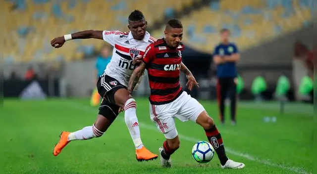 Paolo Guerrero durante el Flamengo-Sao Paulo en el Maracaná. Paolo Guerrero durante el Flamengo-Sao Paulo en el Maracaná.