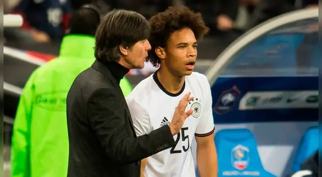 Joachim Low y Leroy Sané. Joachim Low y Leroy Sané.