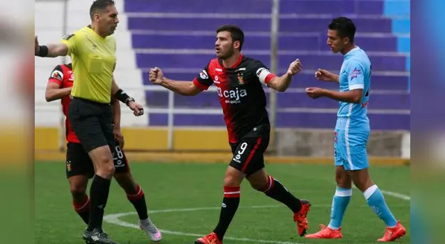 Sporting Cristal vs Melgar: Patricio Álvarez tapa penal de  Bernardo Cuesta