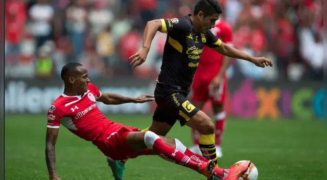 Irven Ávila erró una clara ocasión de gol a los 32 minutos de la primera parte.