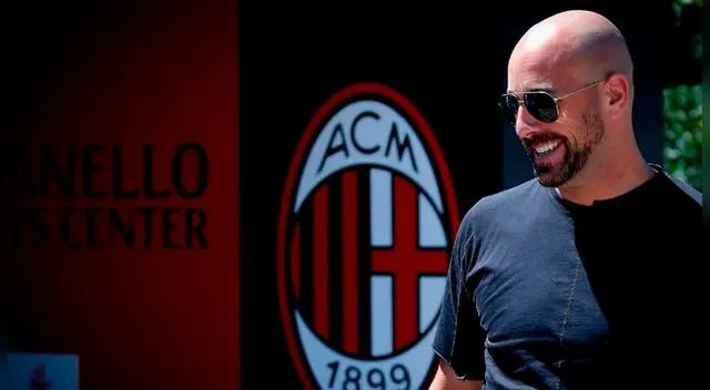 Pepe Reina llegó a las instalaciones del AC Milan para incorporarse a su nuevo club. Foto: AC Milan Pepe Reina llegó a las instalaciones del AC Milan para incorporarse a su nuevo club. Foto: AC Milan