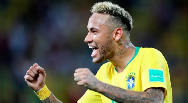 Neymar: "Mi día perfecto es jugar al póker, PlayStation y ver a mi novia".