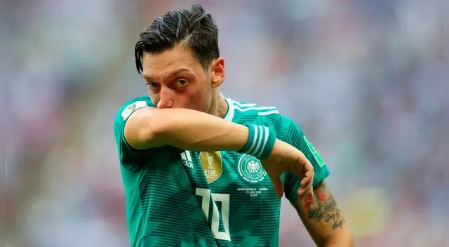 Mesut Özil: Uli Hoeness y su brutal crítica al volante de la selección alemana Mesut Özil: Uli Hoeness y su brutal crítica al volante de la selección alemana