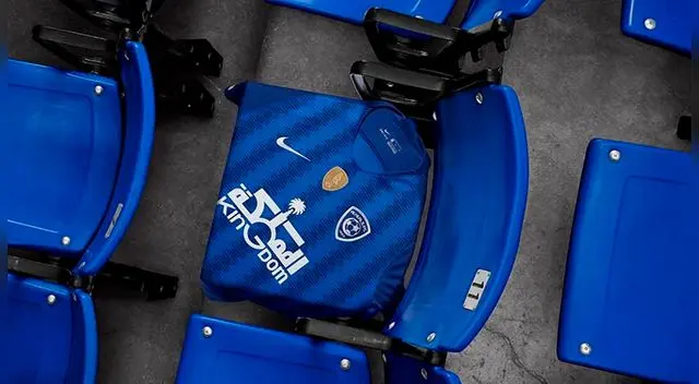 André Carrillo: Al-Hilal presentó camiseta de temporada 2018-2019 André Carrillo: Al-Hilal presentó camiseta de temporada 2018-2019