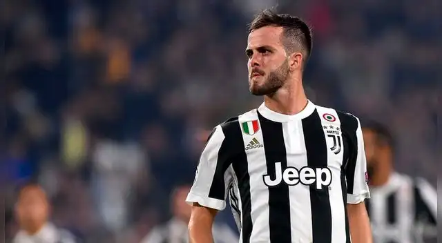 Miralem Pjanic tiene un valor de 75 millones de euros, cifra que el Barcelona pagaría. Foto: EFE