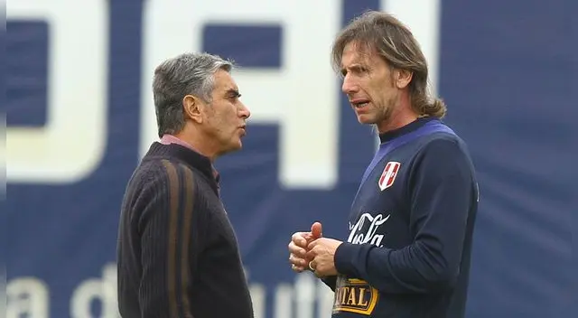 Juan Carlos Oblitas y Ricardo Gareca durante un entrenamiento de la Selección Peruana.