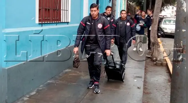 Universitario de Deportes: Plantel 'crema' vive drama antes de partir a Huaraz Universitario de Deportes: Plantel 'crema' vive drama antes de partir a Huaraz